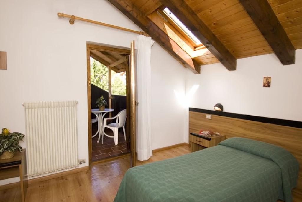 Casa Alpina Sant'Apollinare Hotel Falcade Quarto foto