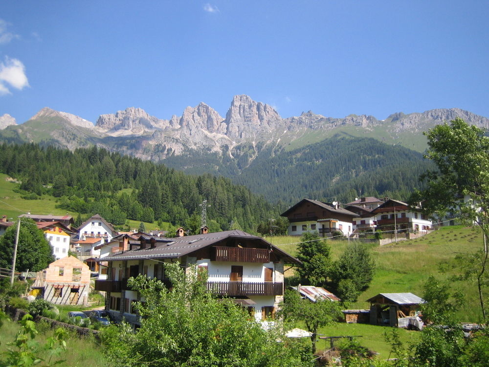 Casa Alpina Sant'Apollinare Hotel Falcade Exterior foto